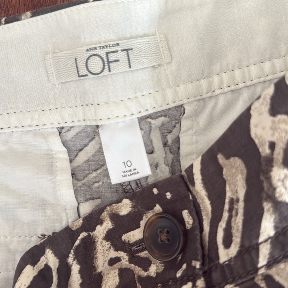 LOFT Abstract Animal Print Shorts – Size 10 – Brown & Cream - Picture 2 of 3